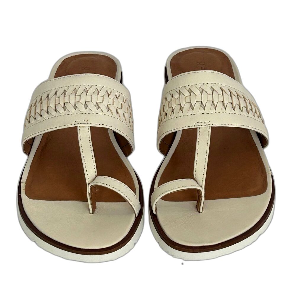 Gentle Souls by Kenneth Cole Thong Sandals Size 7.5 Color Off-White Leather
